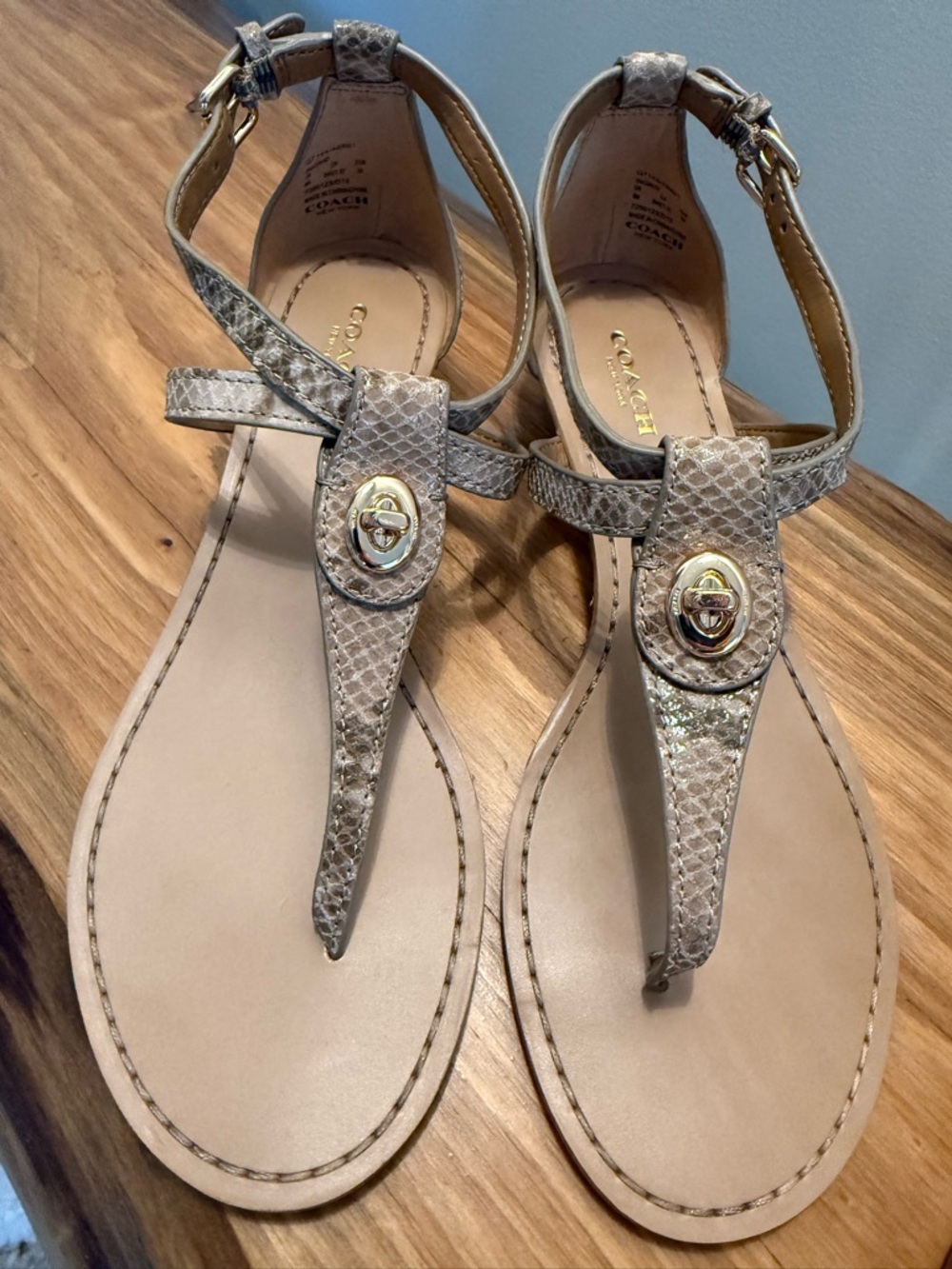 Coach Natural Snake Print Size 8 Sandal